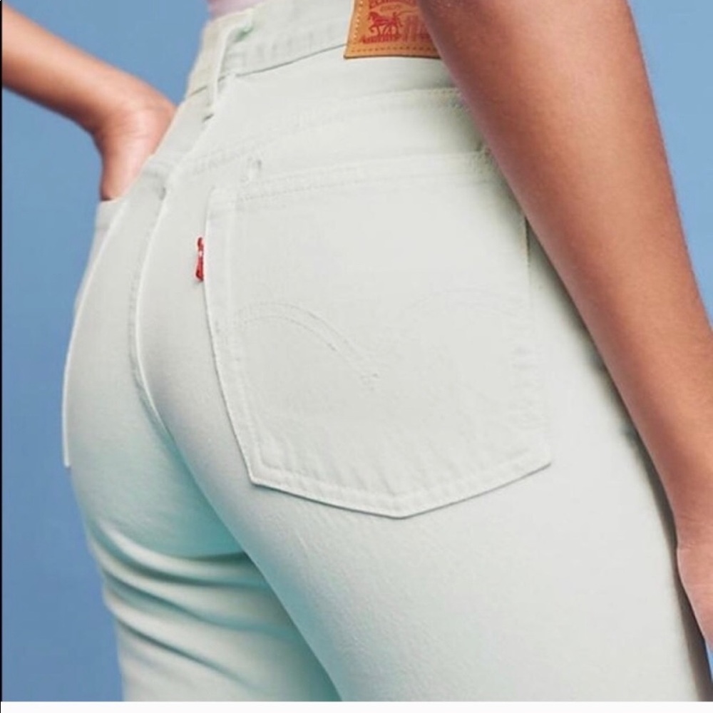 Anthro Levi’s Wedgie Fit Raw Hem High Rise Jeans - Picture 3 of 12